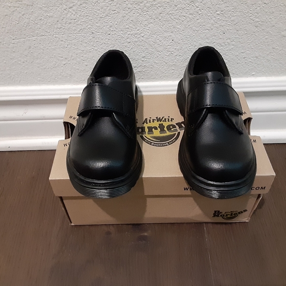 Dr. Martens - Picture 3 of 4
